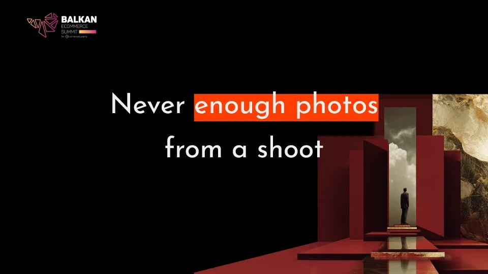 Slajd „Never enough photos from a shoot” z postacią w czerwonym korytarzu